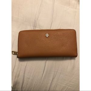 Tory Burch wallet